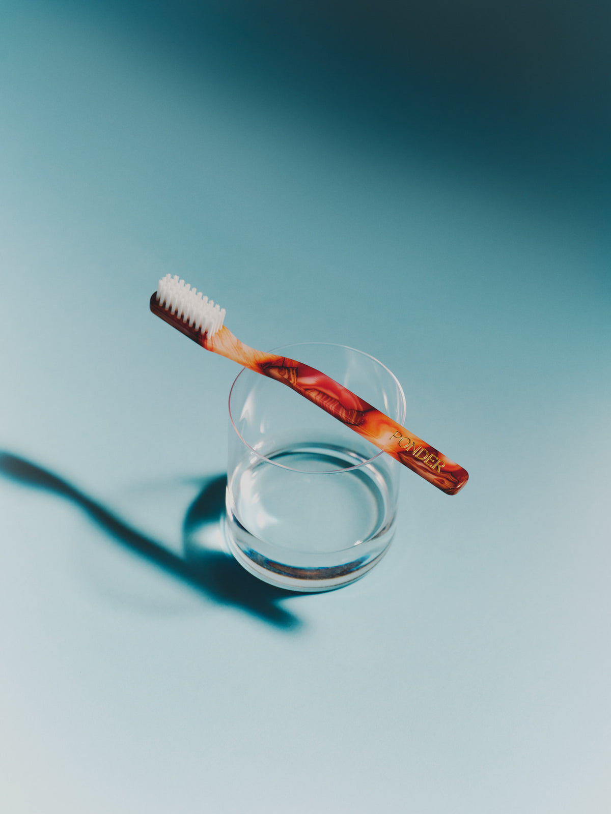 Medium hard nylon toothbrush · Pink