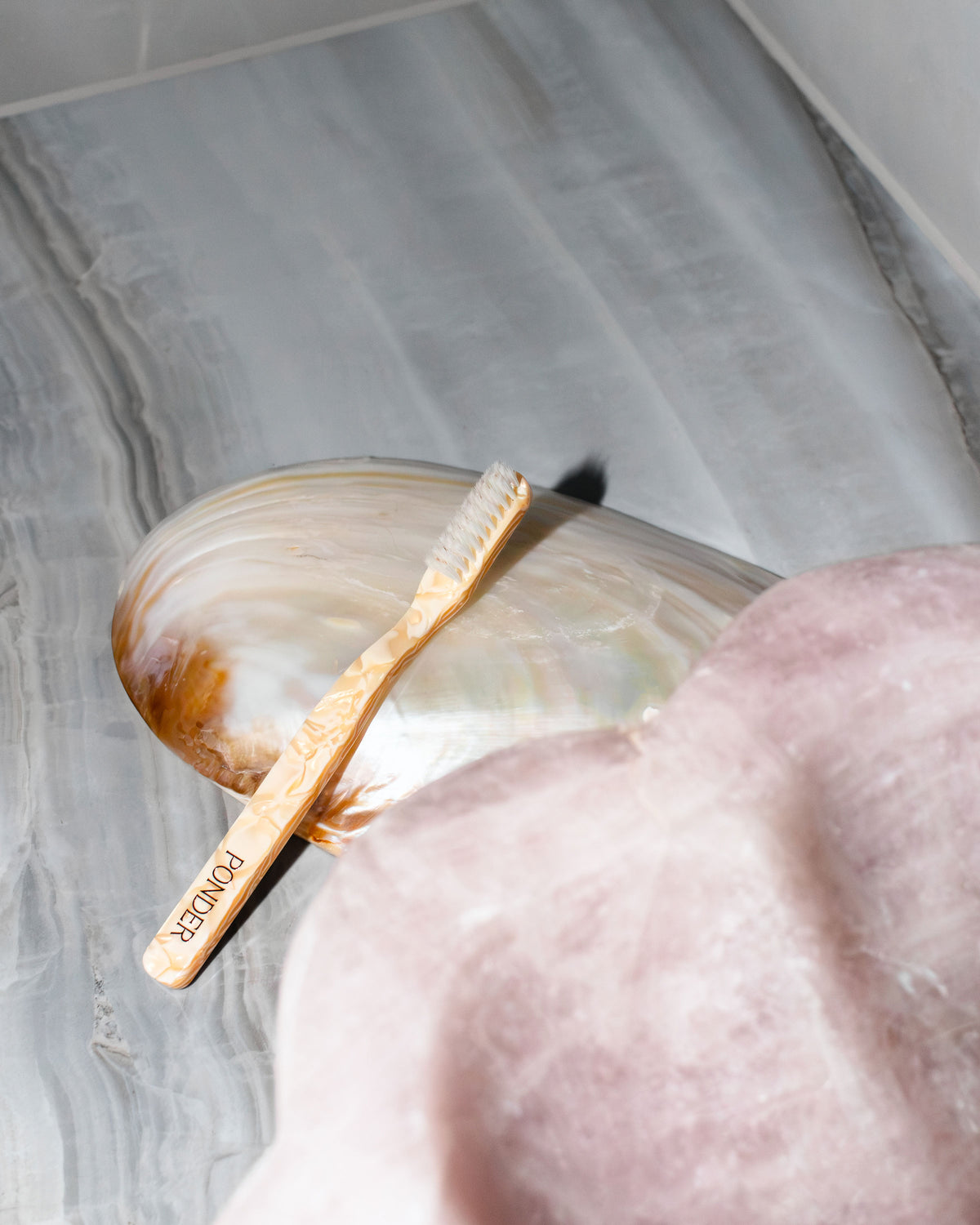 Myk kulltannbørste · Anxious Marble