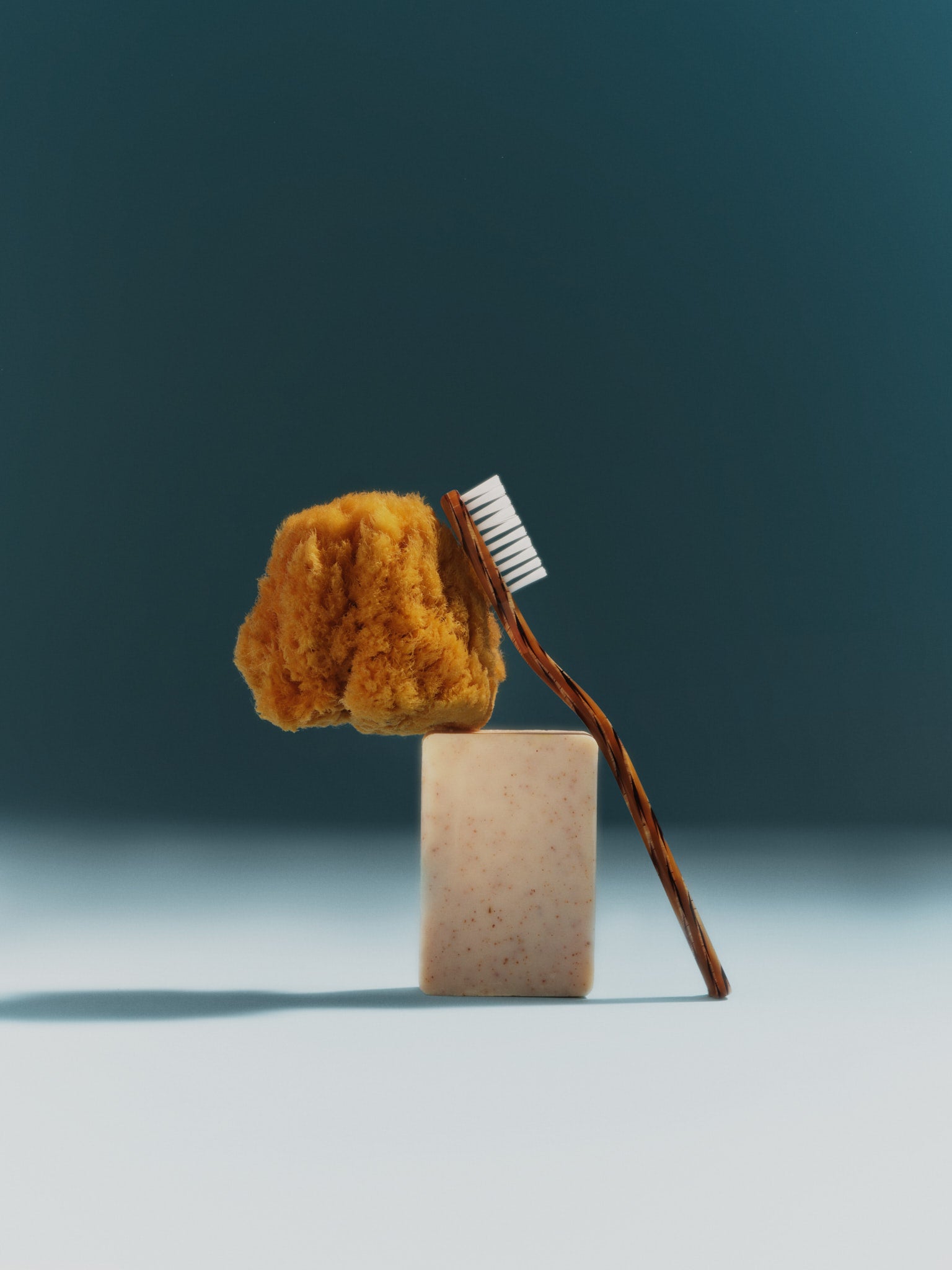 Medium hard nylon toothbrush · Brown